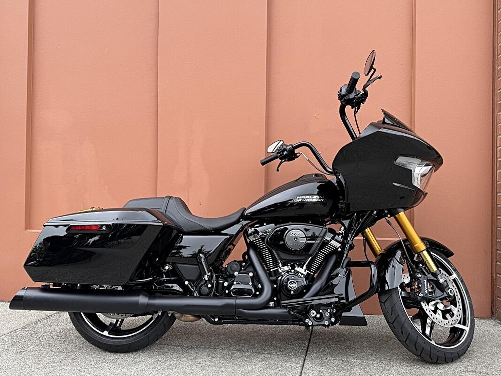 SoundHarley's tweet photo. 2025 Harley-Davidson 2025 Harley-Davidson Road Glide Vivid Black 5miles
 visit our website for more details: https://t.co/GMLCnfy7v2 
or call 360 454 5000 https://t.co/asY4hgblbE