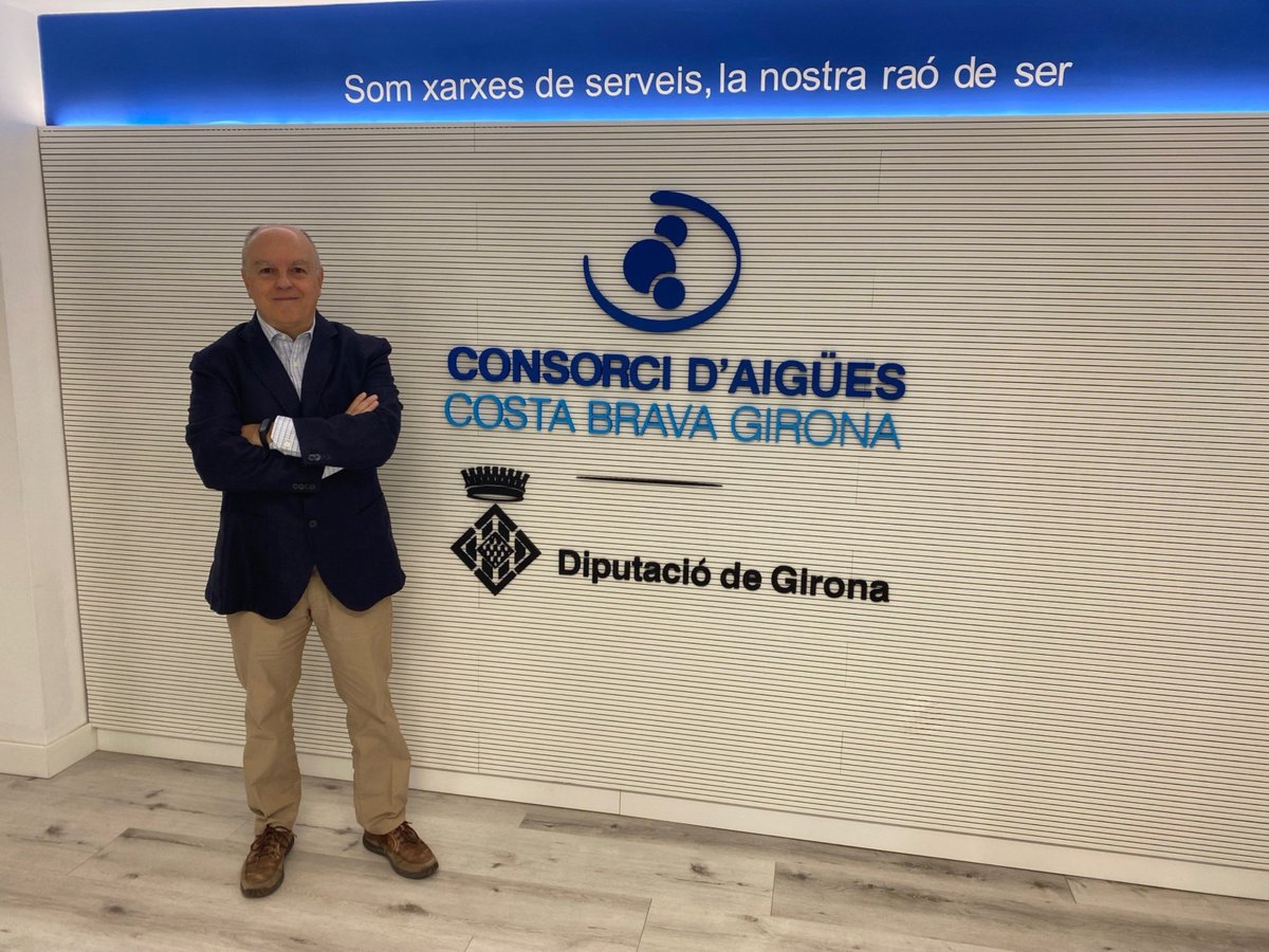 ConsAiguesCBGi's tweet image. 📌Lluís Sala, nomenat nou gerent en funcions d&apos;#AigüesCBGi.

▶️Relleva en el càrrec Jordi Agustí i compaginarà la nova responsabilitat amb la de cap del servei d’#Abastament i #Regeneració.

🔗tuit.cat/Yqk5O