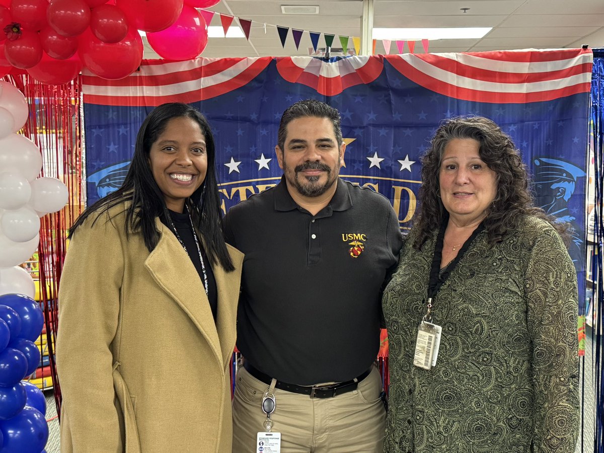 NISDCody's tweet photo. Happy Veteran’s Day to all who have served!! @MsCQuintanilla @georgettecarra5 #educatorscan #wegopublic https://t.co/8T4nl1EiBZ