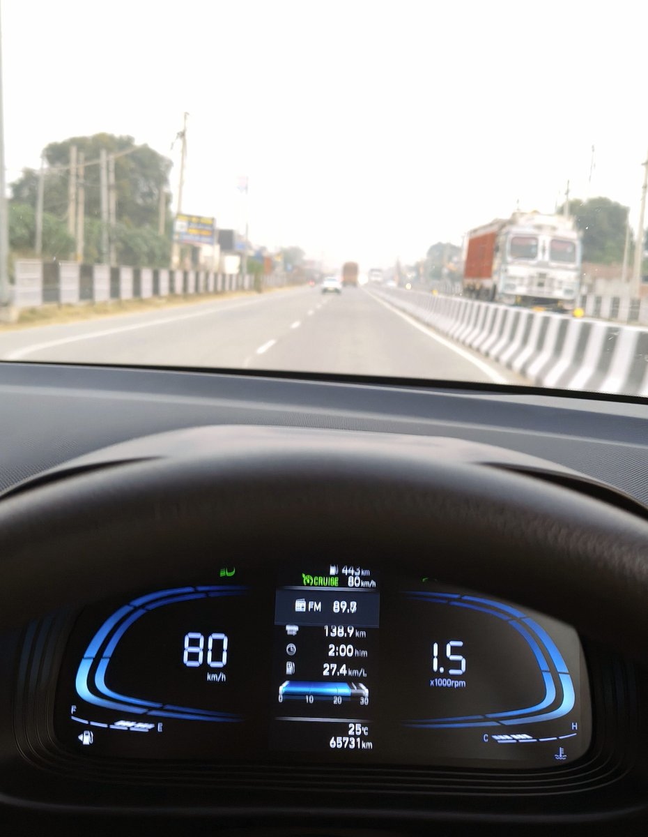 realshukrant's tweet photo. @AarizRizvi Here is Venue Diesel Manual giving 27.4 KMPL from Punjab to Delhi route. https://t.co/m0IHM6UjCC
