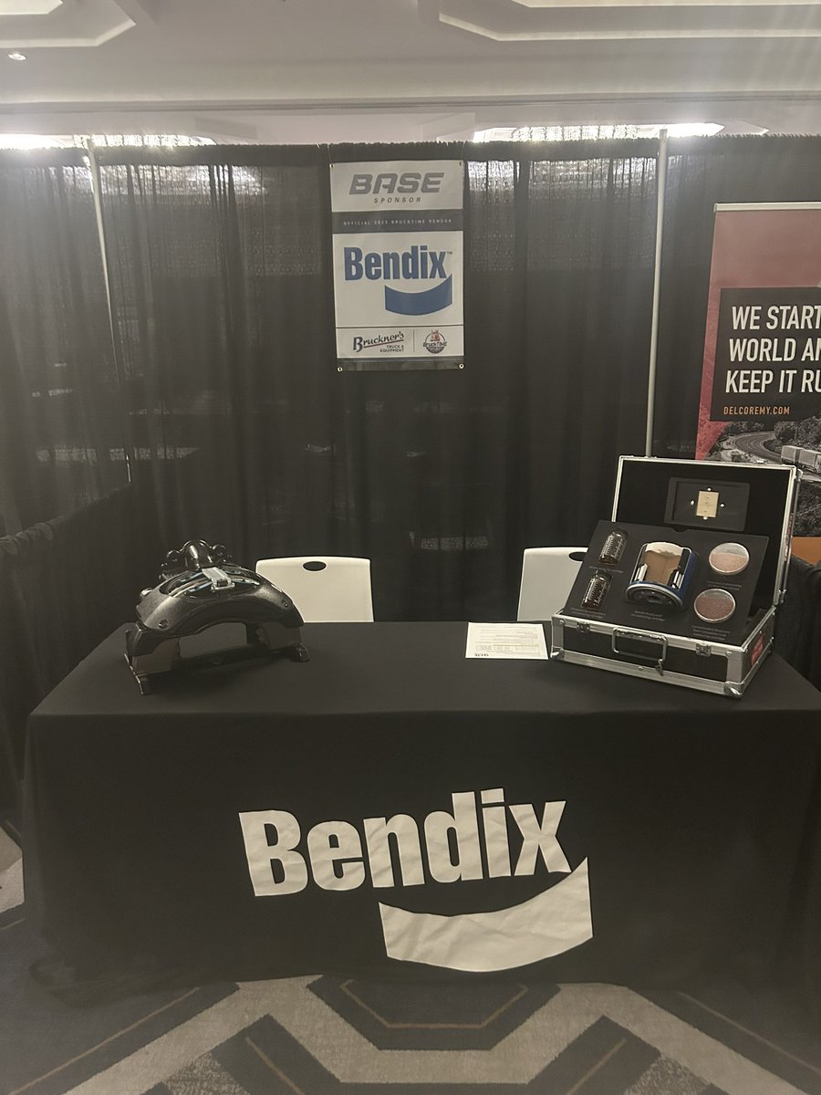 coachdonnie24's tweet image. Exciting start to BruckTime! Spent the first night with my colleague Robert Mayes. Looking forward to the next two days engaging with customers and discussing all things Bendix. #BruckTime #CustomerEngagement #Bendix