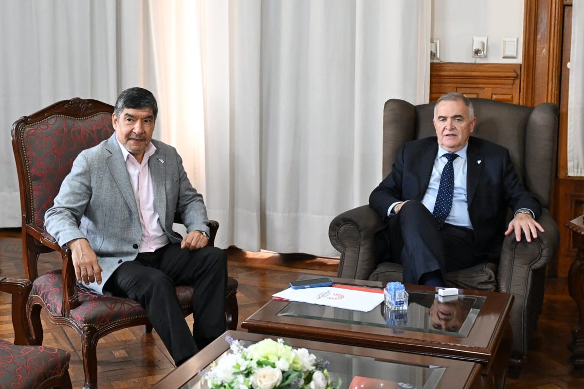 OsvaldoJaldo's tweet photo. 𝗖𝗮𝘀𝗮 𝗱𝗲 𝗚𝗼𝗯𝗶𝗲𝗿𝗻𝗼 | Mantuvimos una reunión de trabajo con el vicegobernador Miguel Acevedo en la que analizamos la agenda legislativa y el tratamiento del Presupuesto Provincial 2026, que será debatido el próximo 4 de diciembre en la Honorable Legislatura de Tucumán.

📊 Este encuentro nos permitió avanzar en la planificación de una herramienta clave para el desarrollo de nuestra provincia, asegurando que cada inversión refleje las prioridades de los tucumanos y tucumanas: la educación, la salud, la producción, la seguridad y las obras públicas que transforman la vida de las familias.

🤝 Con diálogo institucional y responsabilidad política, seguimos fortaleciendo el trabajo conjunto entre el Poder Ejecutivo y el Poder Legislativo, para garantizar que Tucumán continúe creciendo con equilibrio fiscal, justicia social y oportunidades para todos.