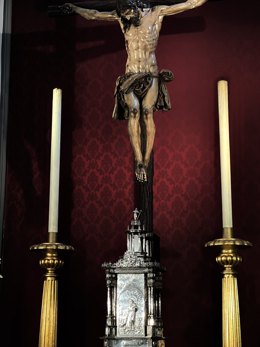 “Asomaos cuántas veces paséis por delante de un Sagrario y decid muy quedito, pero con toda el alma: ¡Corazón de mi Jesús, que yo me dé cuenta de que tú estás ahí!”

•San Manuel González•