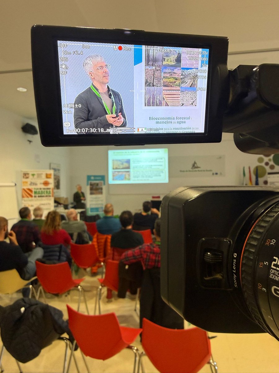 Hemos explicado en el "Taller: Selvicultura y evaluación de la calidad de la madera del monte a la industria" <a href="/revierteGranada/">Revierte</a> cómo la #certificaciónPEFC da garantías de #calidad y #sostenibilidad en la cadena de suministro.

#ProyectosPRTR #PlanDeRecuperación <a href="/FBiodiversidad/">Fundación Biodiversidad</a>