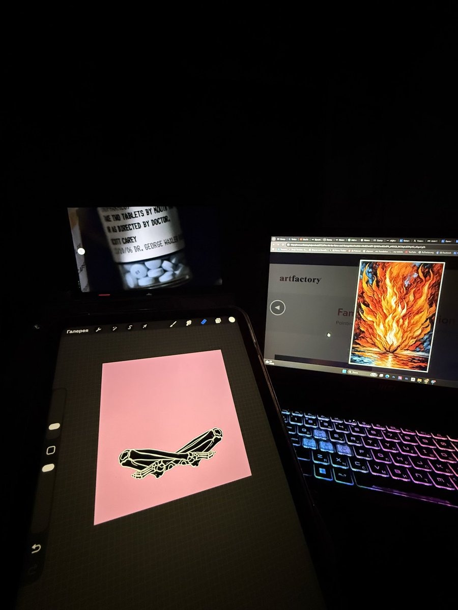 More screens needed for the queen of screens!