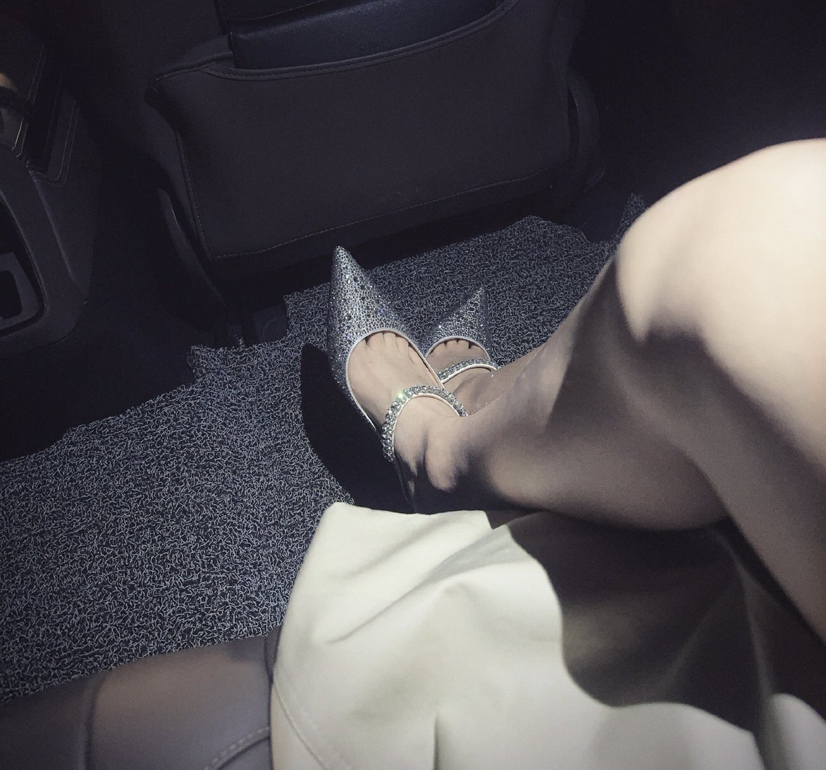 忧郁一朵花 tweet media