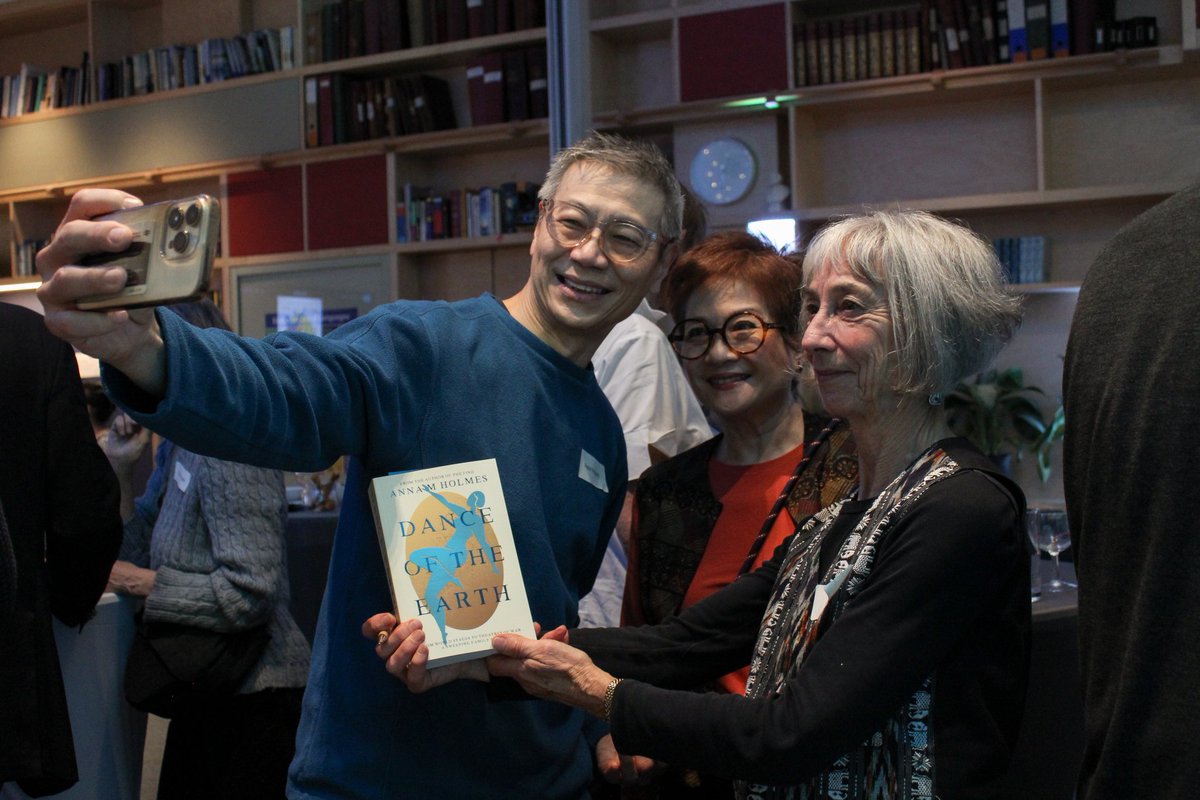AnnaMHolmes_'s tweet photo. A lovely #BookLaunch party for Dance of the Earth last night. #HistoricalFiction #balletbook #ballethistory
@DFY_Magazine @myballetsrusses https://t.co/qRxkSSgI24