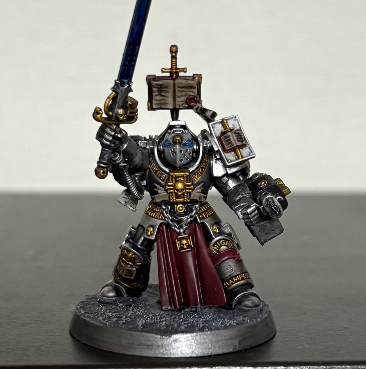 rudy_tablegame's tweet image. 寝る前にパラディン一体だけ完成。
見た目は一番かっこいいのに、武装が一番弱いせいで真っ先にダメージを割り振られる悲しきリーダー。