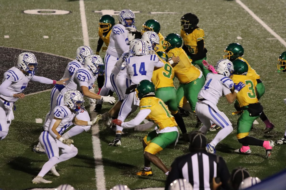 levimadrid14's tweet photo. Best Senior Class a guy could ask for! MJHS Class of 2026! #RJR
@MJBlueDevils @MJFOOTBALL1920 @gatorfan691 @kyle_elsberry @MJCoachFranks https://t.co/hXqeOFb78t