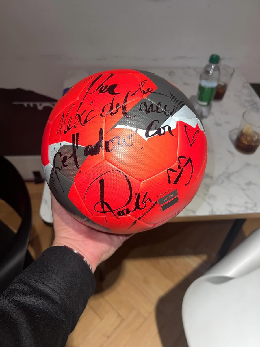 fcbarcalonist's tweet photo. "to the alexia of my heart, i adore you" lmaooooo this ball is never leaving her side https://t.co/EIHzgLahCl