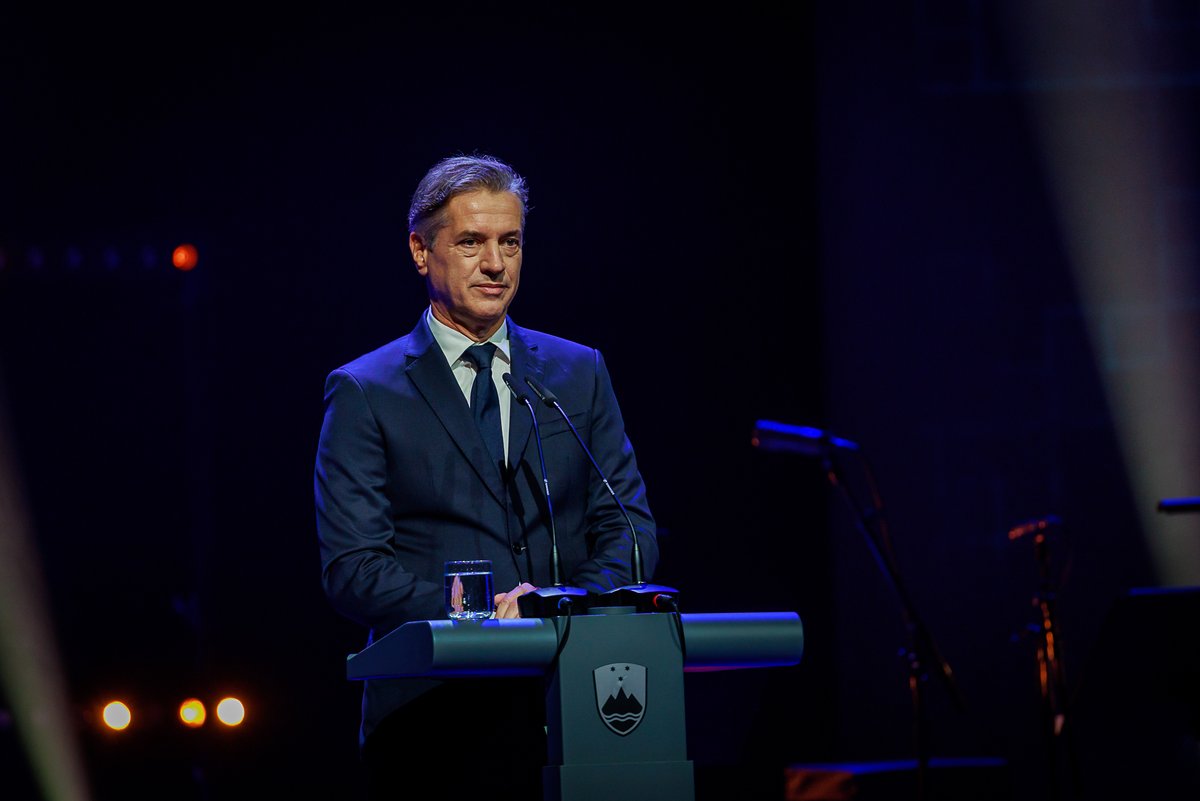 Humar Lab (Matjaž Humar) tweet media