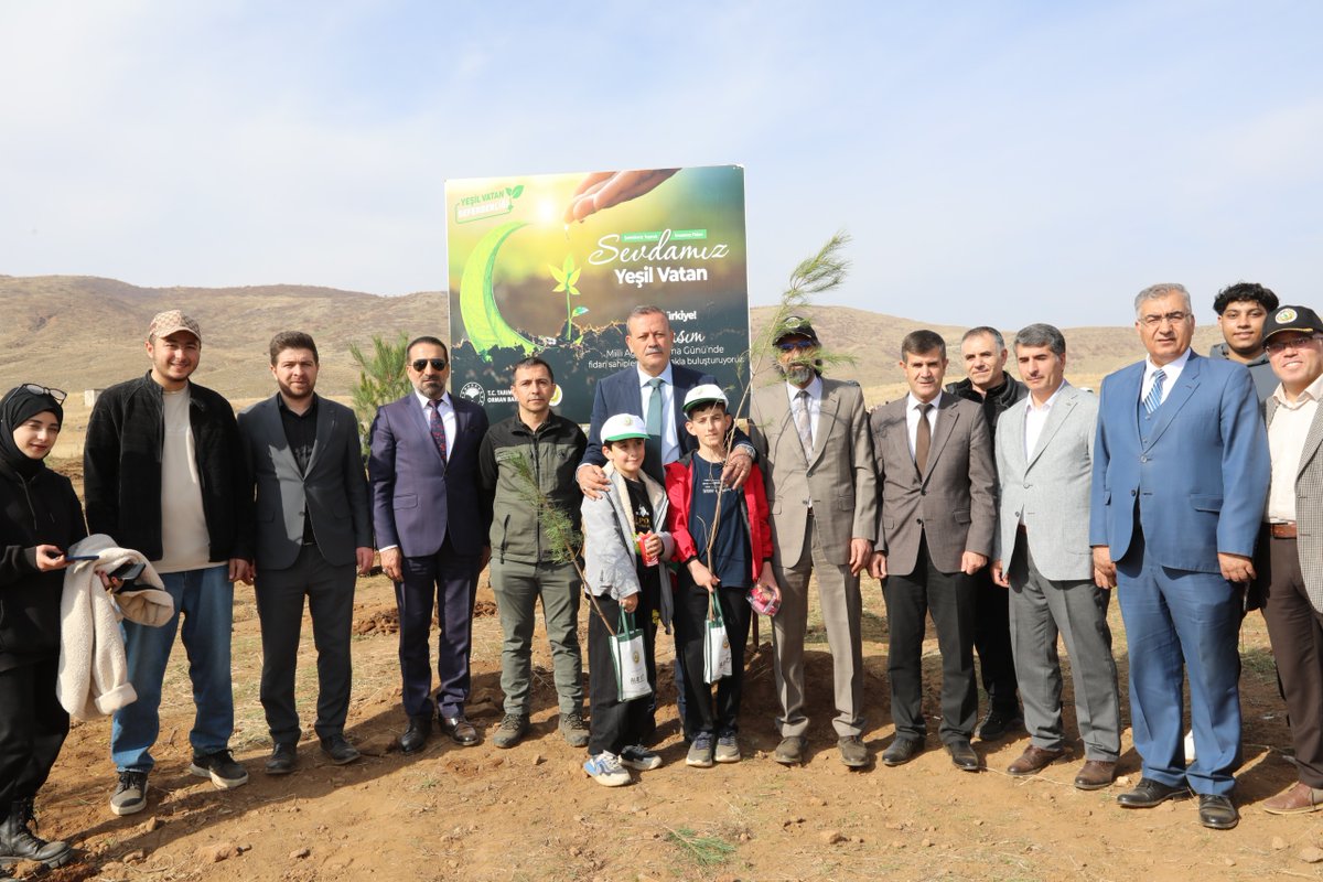 BEÜ’de Milli Ağaçlandırma Günü Etkinliğiyle Geleceğe Nefes Olundu
 
Bitlis Eren Üniversitesi (BEÜ) Rahva Kampüsü’nde, 11 Kasım Milli Ağaçlandırma Günü dolayısıyla kampüs alanında geniş katılımlı bir fidan dikim etkinliği gerçekleştirildi. Cumhurbaşkanımız Sayın Recep Tayyip