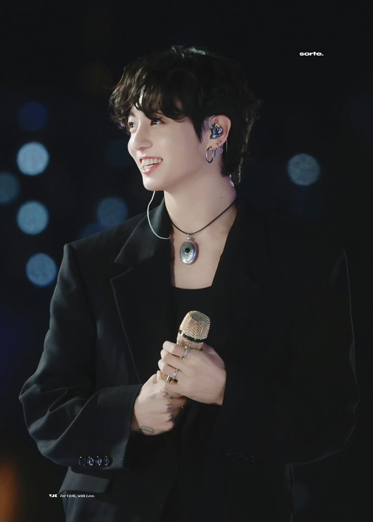 TAEKOOK_CHN's tweet image. WE LOVE YOU JUNGKOOK
FOREVER WITH JUNGKOOK
KEEP SHINING JUNGKOOK
#정국