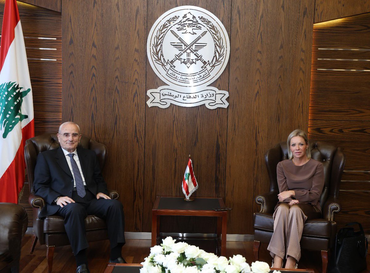 استقبل وزير الدفاع الوطني اللواء ميشال منسى في مكتبه في اليرزة اليوم المنسقة الخاصة للأمم المتحدة في لبنان جينين هينيس-بلاسخارت، وتمّ خلال اللقاء التطرق إلى سبل تعزيز وتفعيل عمل لجنة الإشراف على وقف الأعمال الحربية (الميكانيزم)، دعمًا للجهود التي يبذلها لبنان في هذا الإطار.