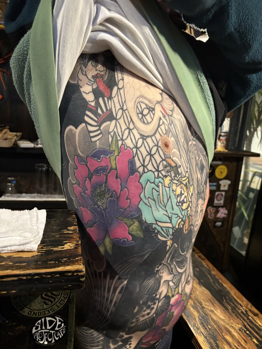 f_oqrs's tweet image. 住んでる街の刺青krazyすてき