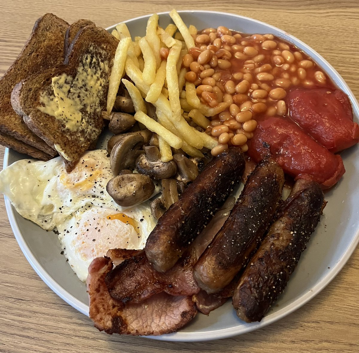 TheSilverLion 🇬🇧 tweet media