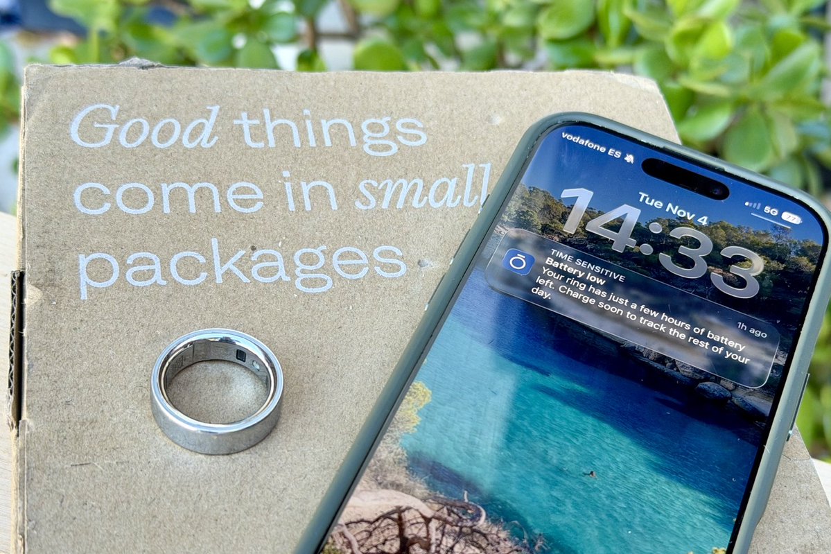 dcrainmakerblog's tweet image. For the first time ever, an AI support chatbot didn&apos;t suck. In fact, it was astonishingly good. Here&apos;s a super-quick story of my failed Oura ring, and some impressive support tech: dcrainmaker.com/2025/11/boggli…