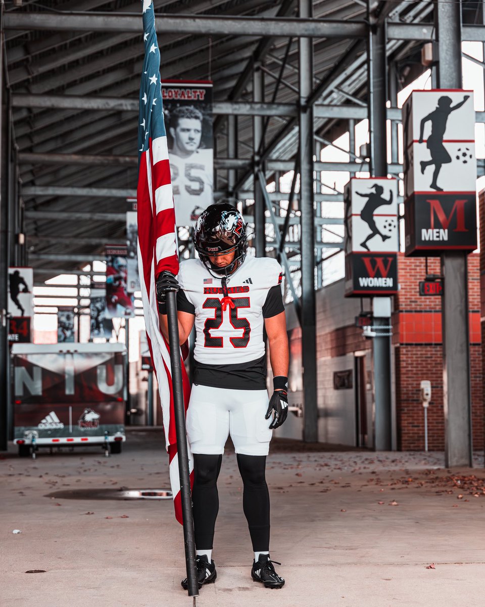 NIU_Football's tweet photo. Week 🔟 Threads vs. UMass‼️🥶⚪️

Tomorrow | 7/6CT ⏰ | ESPNU 📺 

#MACtion | #TheHardWay 🤘🐾 https://t.co/U2WgDht0yr