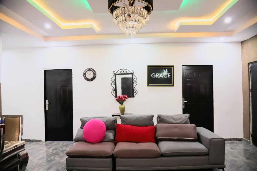 Esther_blackii's tweet photo. Do you need an apartment for Detty December on the mainland, we got you covered. You can book with us for as low as 180k with good ambience, 24/7 power supply, free WiFi. Kindly send us a DM (Limited slots available)

Wike Office Jago Bolu Liverpool Champz #10kLaptopsProject https://t.co/bISkLHoc2l