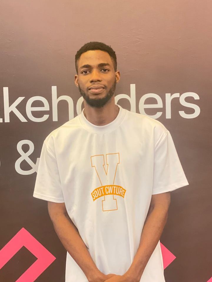 AkinbandeAmos's tweet image. Hey, I’m Amos 👋
I build amazing websites with Next.js and Node.js 👨‍💻
After building quietly for a while, I’m finally putting myself out here to share my work and grow in public.
Let’s connect and build together 🚀

#buildinpublic #webdev #nextjs #nodejs #developer