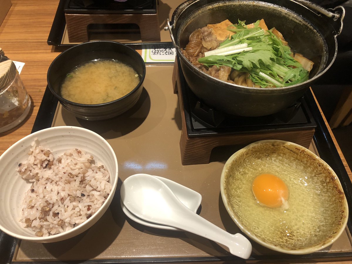 freega_t's tweet photo. 素敵なすき焼き♪ https://t.co/pYiXUhEvBT