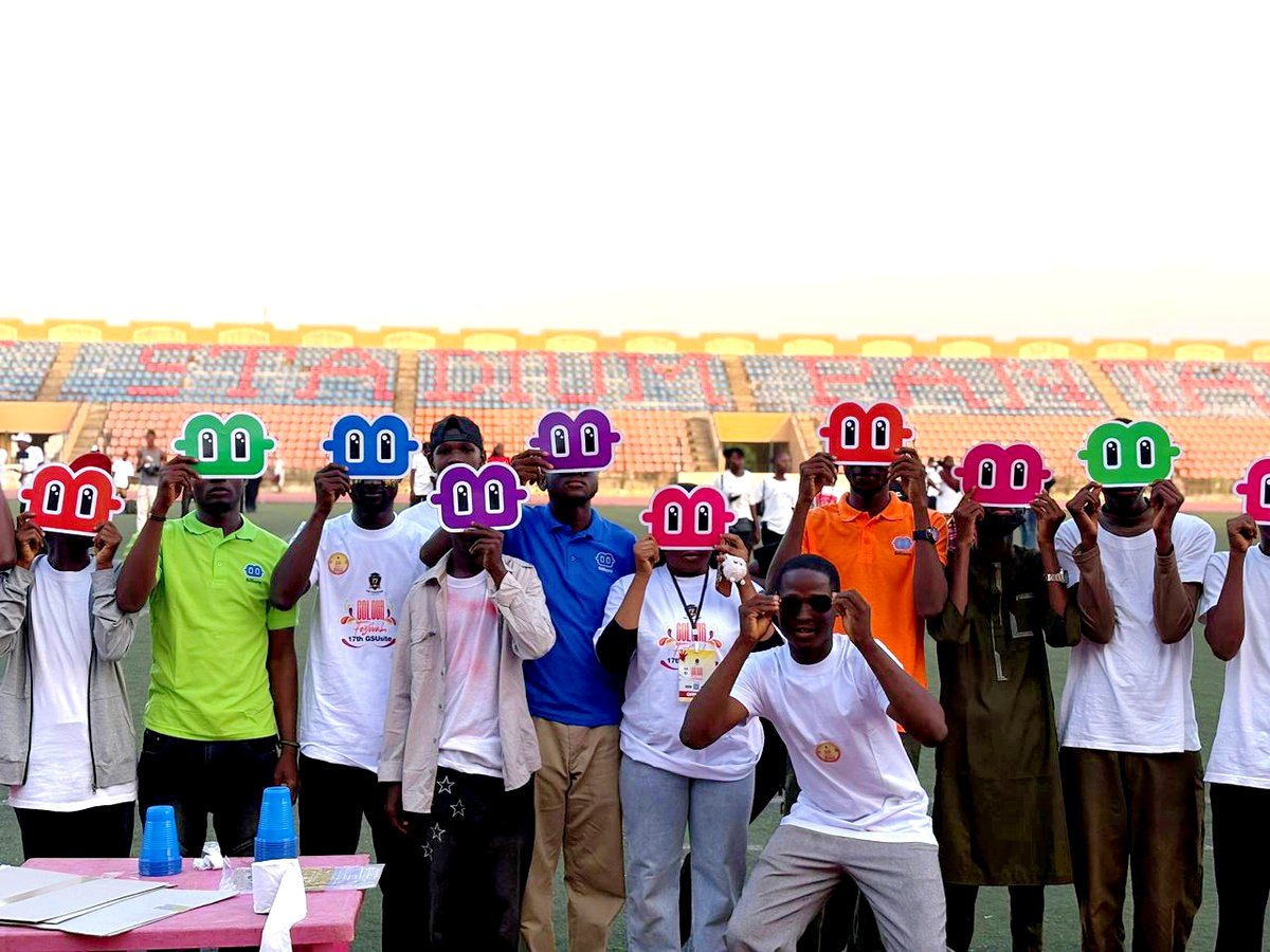WatchMakerrrr's tweet photo. GM Billions,

Billions is the vibe 🥳🥳 Going to the Color Festival was one of the best decisions of my life.

The festival was a once-in-a-lifetime experience, and we lit up the festival with the Billions Network!

The @Billions_ntwk was the talk of the festival @jgonzalezferrer https://t.co/swqhhqGQxU