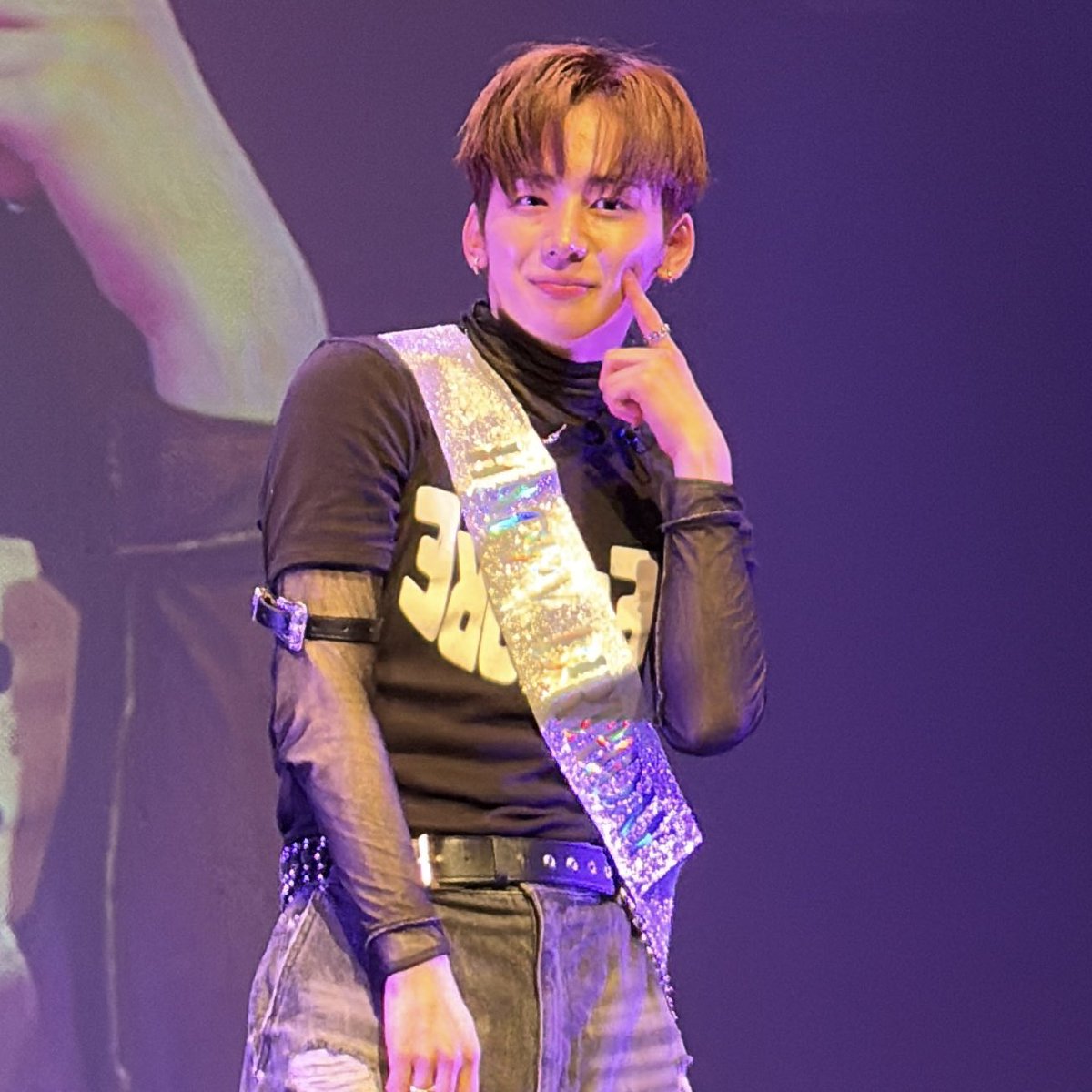 atinystudio's tweet photo. watching you perform and seeing your smile up close made me realize how much heart you put into everything you do. you have such a special energy that reaches people deeply. I hope you always stay healthy and surrounded by love. thank you for always shining so sincerely! 🥹❤️ https://t.co/TIrjuzdhxv