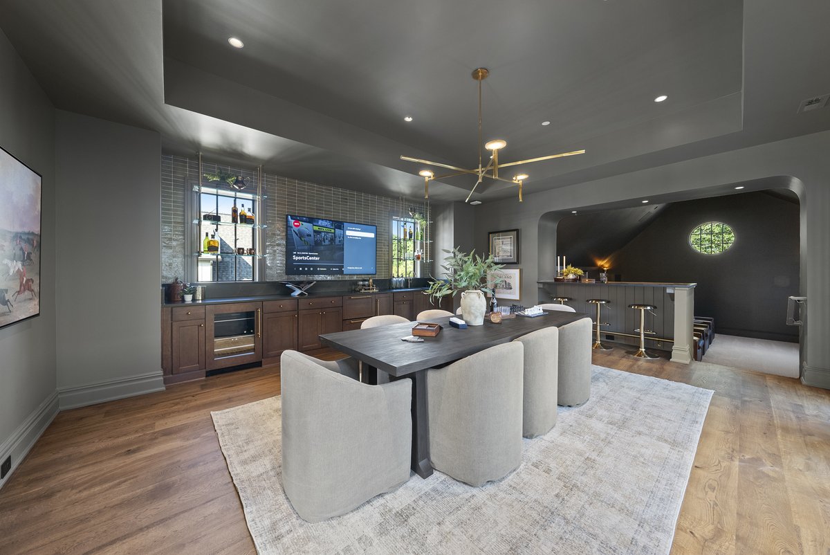 Happy Veterans Day!  All vets deserve a place like this to kick back and relax!  #flyboync  #VeteransDay #ThankYouVeterans #HomeDesign #RelaxationSpace #ModernInteriors #HomeInspiration #VeteranSupport #LuxuryLiving