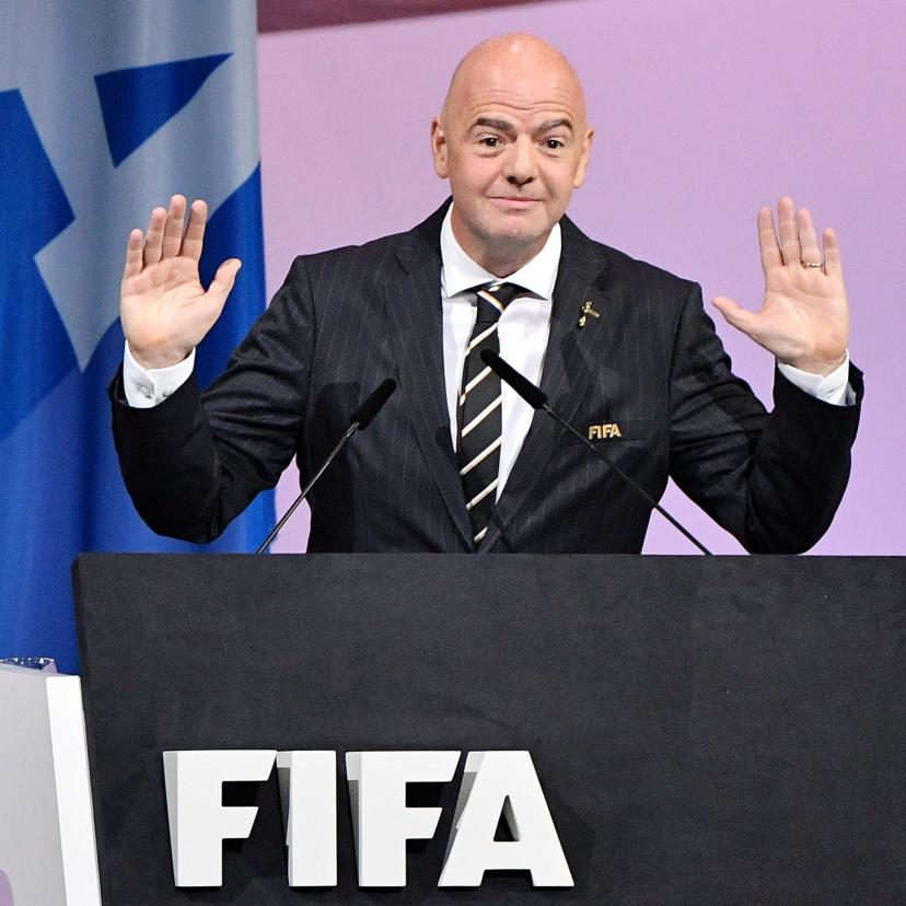 makemorocco's tweet photo. 🚨⚽️ HISTORIQUE !

La FIFA a choisi Rabat 🇲🇦 pour une révolution mondiale du football 🌍

➡️ Le Maroc a accueilli le 1er Forum FIFA des joueurs professionnels, sous la présidence de Gianni Infantino et en présence de George Weah 

🎯 Objectif : protéger les joueurs, améliorer leurs conditions de travail et faire du Maroc un hub stratégique du football mondial 🏆🇲🇦