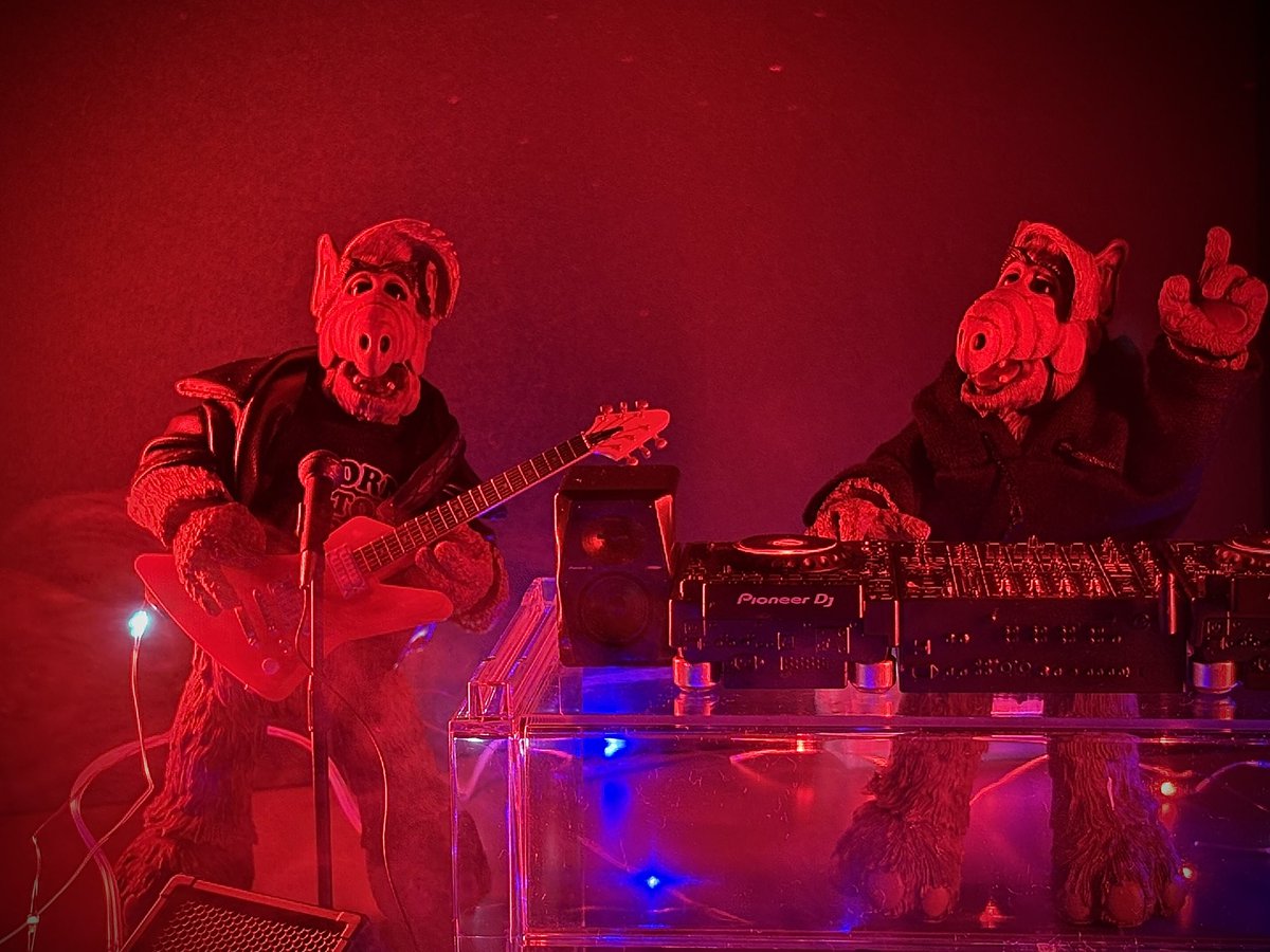 ChodeeHobby's tweet photo. AS ALIVE AS YOU NEED ME TO BE
(Nine inch nails homage)
#オモ写expo #toyphotography #オモ写 #alf #アルフ #pionner #dj https://t.co/51nscrbFOp