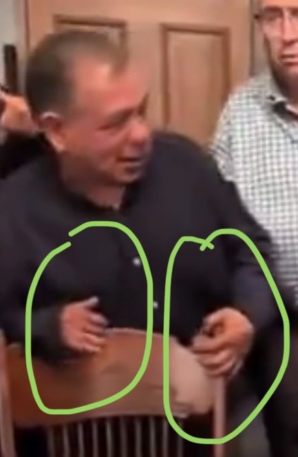DjRvel's tweet photo. @Brenn0505 Más falso que nuestra presidentA https://t.co/JMQT6HUanz