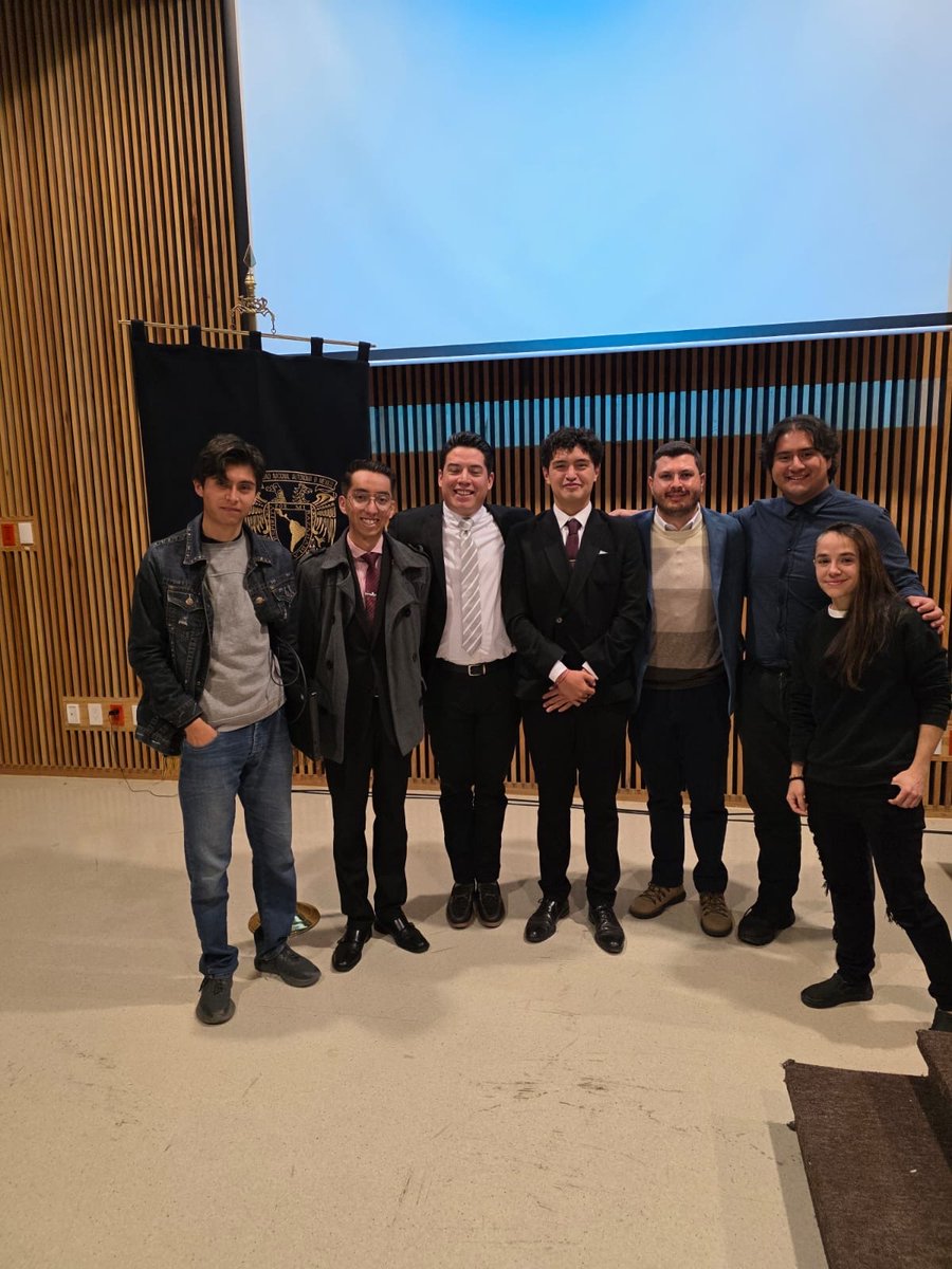 Escuela de Gobierno tweet media