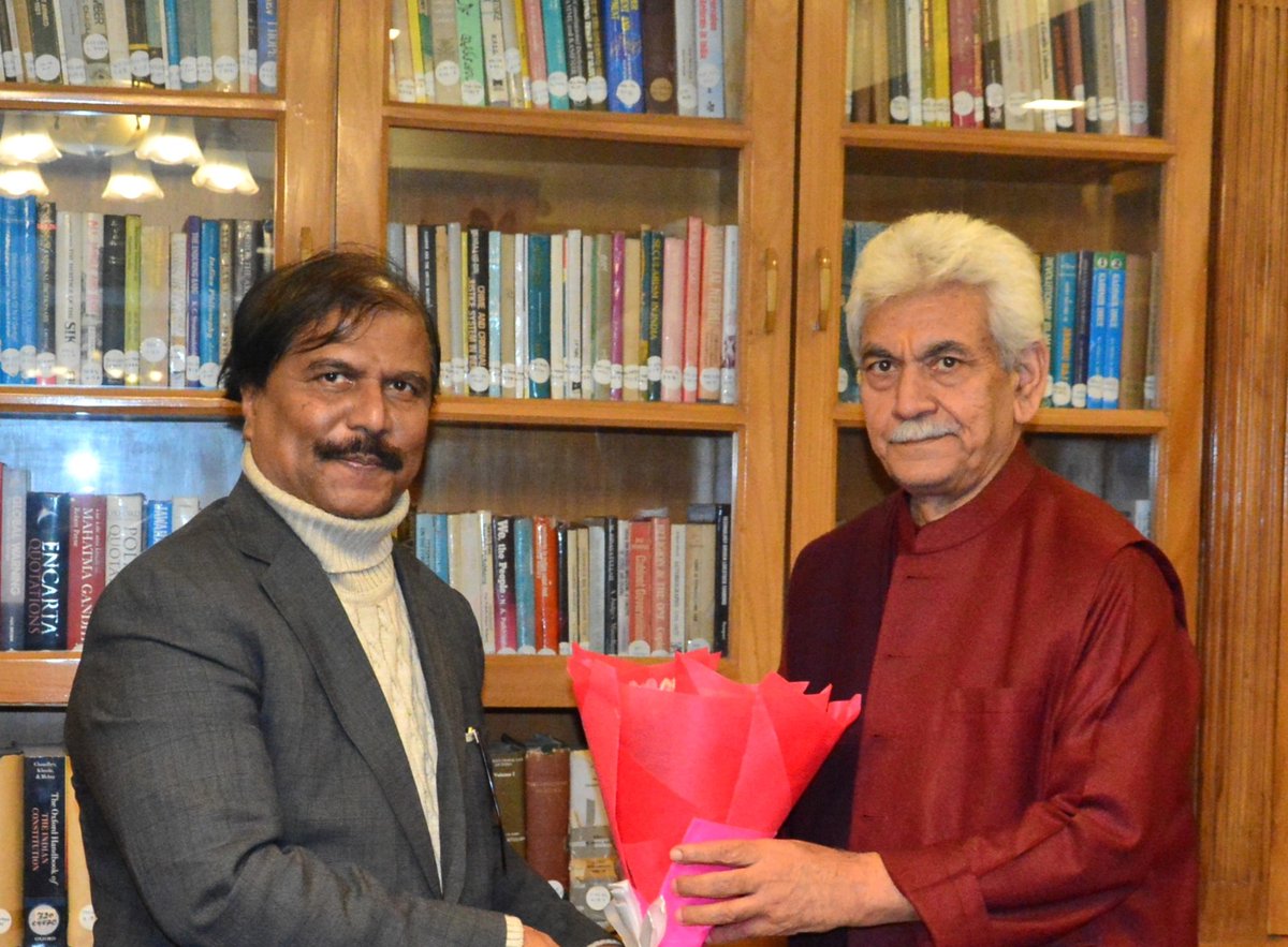 Prof. A Ravindra Nath, Vice Chancellor, Central University of Kashmir called on Lieutenant Governor  @ManojSinha, today.