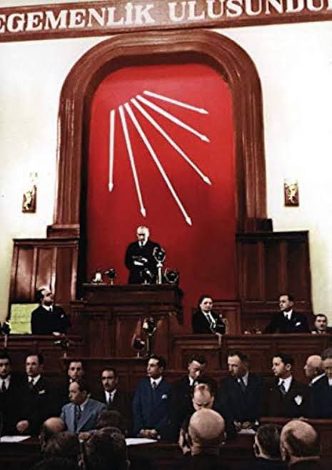 <a href="/eczozgurozel/">Özgür Özel</a> Mustafa Kemal #ATATÜRK'ün emanetidir !
#CHPTeslimAlınamaz