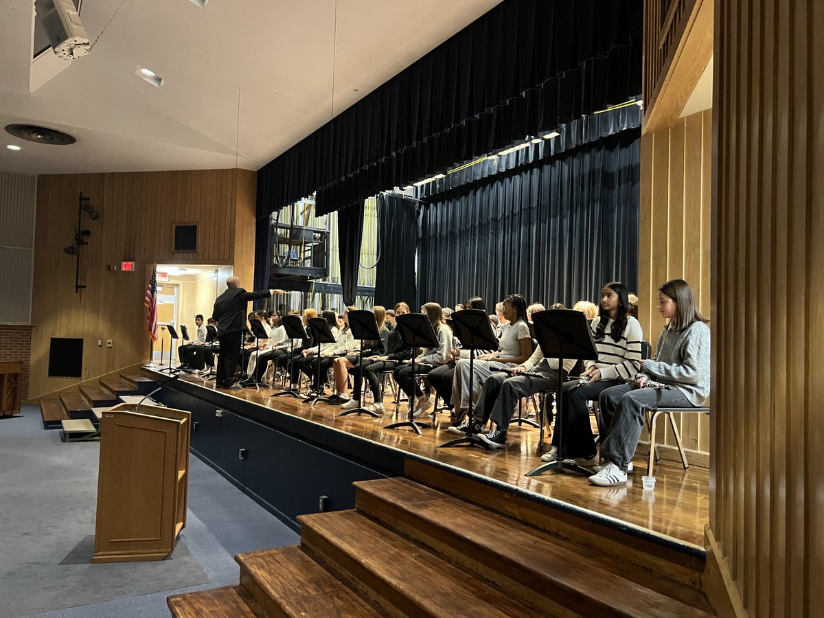 RBCPrincipal's tweet photo. What an incredible day at RBC!  Today we celebrated our Veterans and thanked them for their service and sacrifice.  Our @TBurgTigerBands , Choir, and 8th Grade Orchestra were amazing! https://t.co/aS0NQxXGtJ