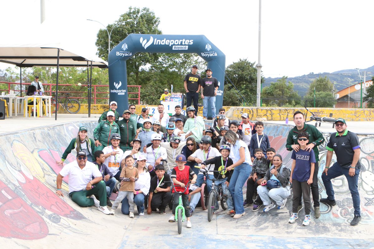 GobBoyaca's tweet photo. ¡En Duitama se llevó a cabo la 1ra versión de los #JuegosExtremos!
Cerca de cien participantes aceptaron el reto y se dieron cita en el skatepark, para la disputa de la primera edición de los Juegos Extremos, evento promovido con @IndeportesBoy y el apoyo del IERD Duitama. https://t.co/jqddi2qEAF