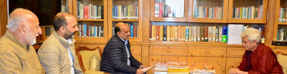 Delegation of Traders Association Central Lal Chowk, Srinagar led by its President Shri Feroz Ahmad Baba called on Lieutenant Governor Shri Manoj Sinha and projected various welfare issues of traders’ community.