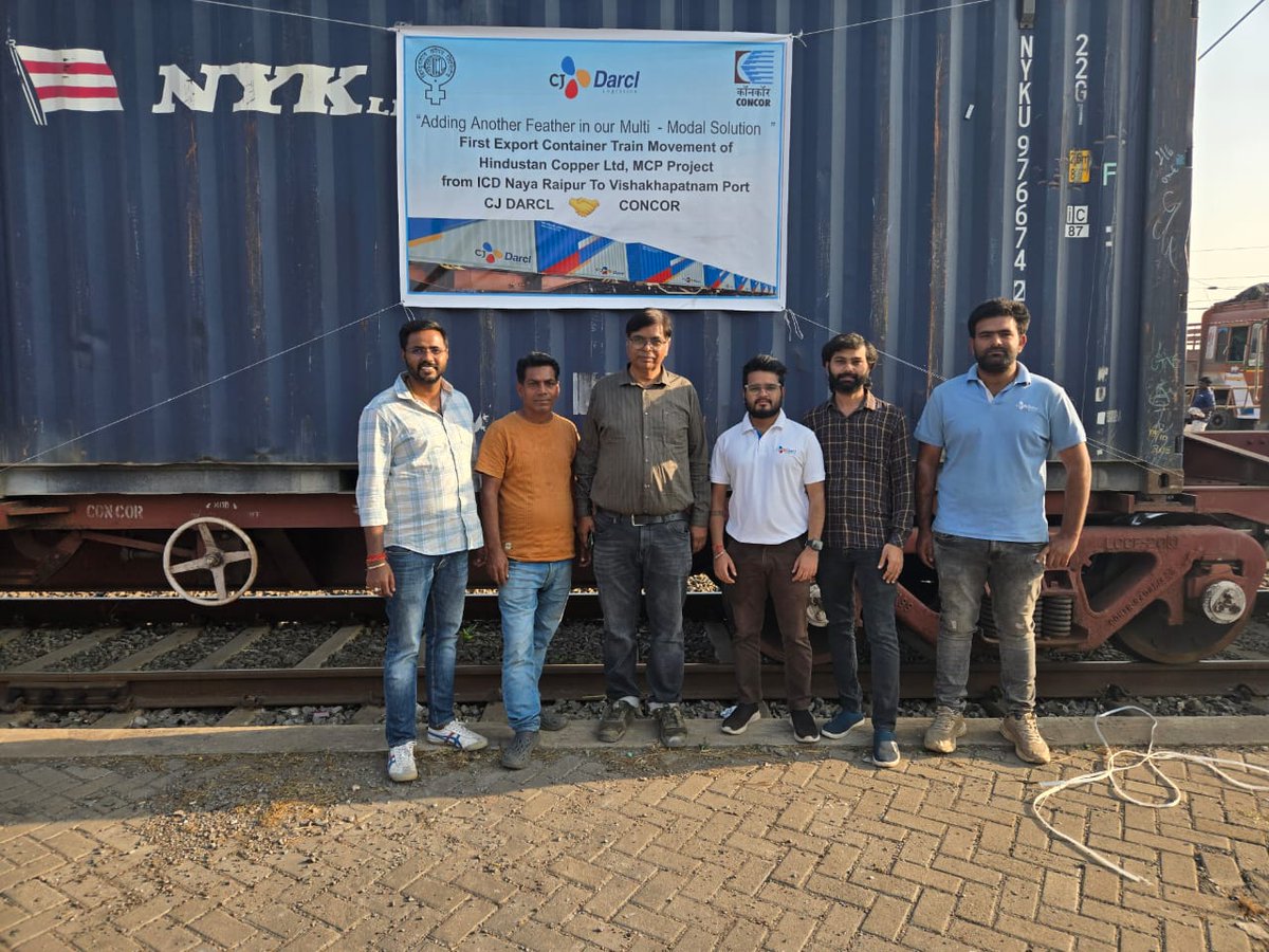 ConcorArea3's tweet photo. 🚢 Copper Concentrate Export to China Commences from CONCOR MMLP Naya Raipur 🌏

CONCOR is pleased to announce the commencement of Copper Concentrate exports to China from its Multi-Modal Logistics Park (MMLP), Naya Raipur.

On 11th November 2025, the first rake comprising 90 TEUs was successfully loaded and dispatched to Visakhapatnam Port (VZP). The movement is being undertaken by Hindustan Copper Limited (HCL), with logistics support from freight forwarders BOXCO and CJ DARCL. The total export volume stands at 12,000 metric tons, being routed through ONE Line for shipment to China.

🚂 The successful commencement of this service underscores the efficiency and capability of CONCOR’s multimodal logistics network in facilitating seamless export operations. The initiative also reflects the growing synergy between CONCOR and its logistics partners in promoting international trade.

🙏 CONCOR extends its sincere appreciation to Customs authorities and all allied agencies for their cooperation and support in enabling this important logistics movement.

Think Logistics.. Think CONCOR.

#CONCOR #Logistics #Exports #CopperConcentrate #MMLP #Raipur #IndiaTrade #HindustanCopper #Multimodal #PortConnectivity #MakeInIndia