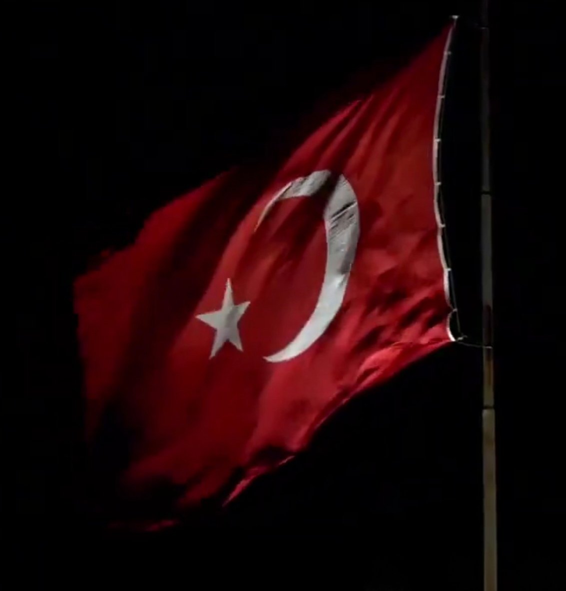 Azerbaycandan Türkiyeye gelmekte olan askeri kargo uçağımızın Azerbaycan-Gürcistan sınırında düştüğü haberinden derin sarsıntı duydum.
Milletimize,kahraman Mehmetçiklerimize geçmiş olsun.Şehitlerimize Allahtan rahmet diliyorum.
Dualarımız şanlı ordumuzla ve