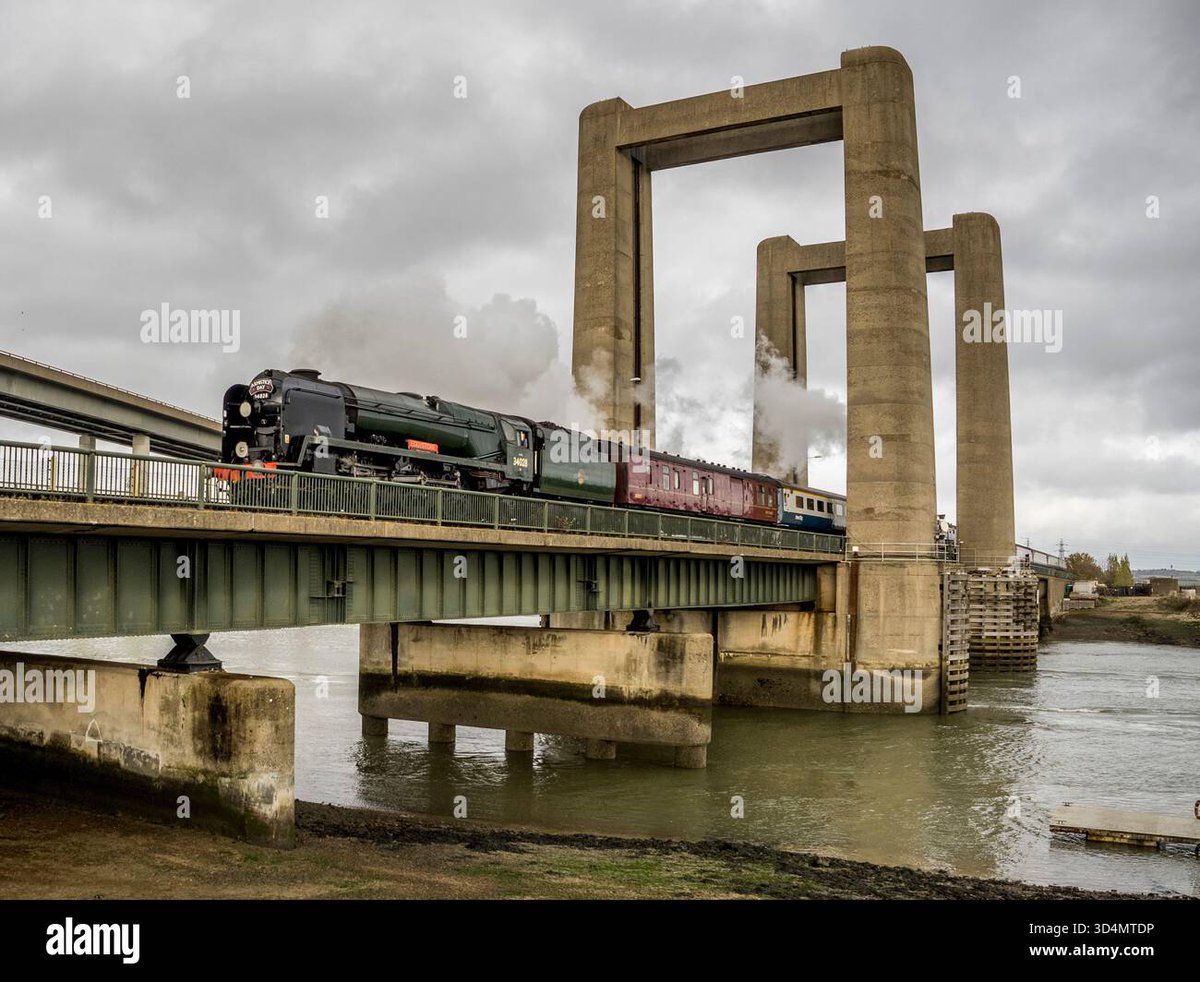 foto_bell's tweet photo. Armistice Day steam train Eddystone crosses Kent's Kingsferry Bridge, UK. Pics @Alamy_Editorial https://t.co/vXl3RqdsZU @TelegraphPics @guardianphotos @Metropixdesk @Mailonlinepics @SunPictureDesk @Mirror_Pictures @Express_Pics #ArmisticeDay #kent #uk #eddystone https://t.co/Hr9NCmPfcL