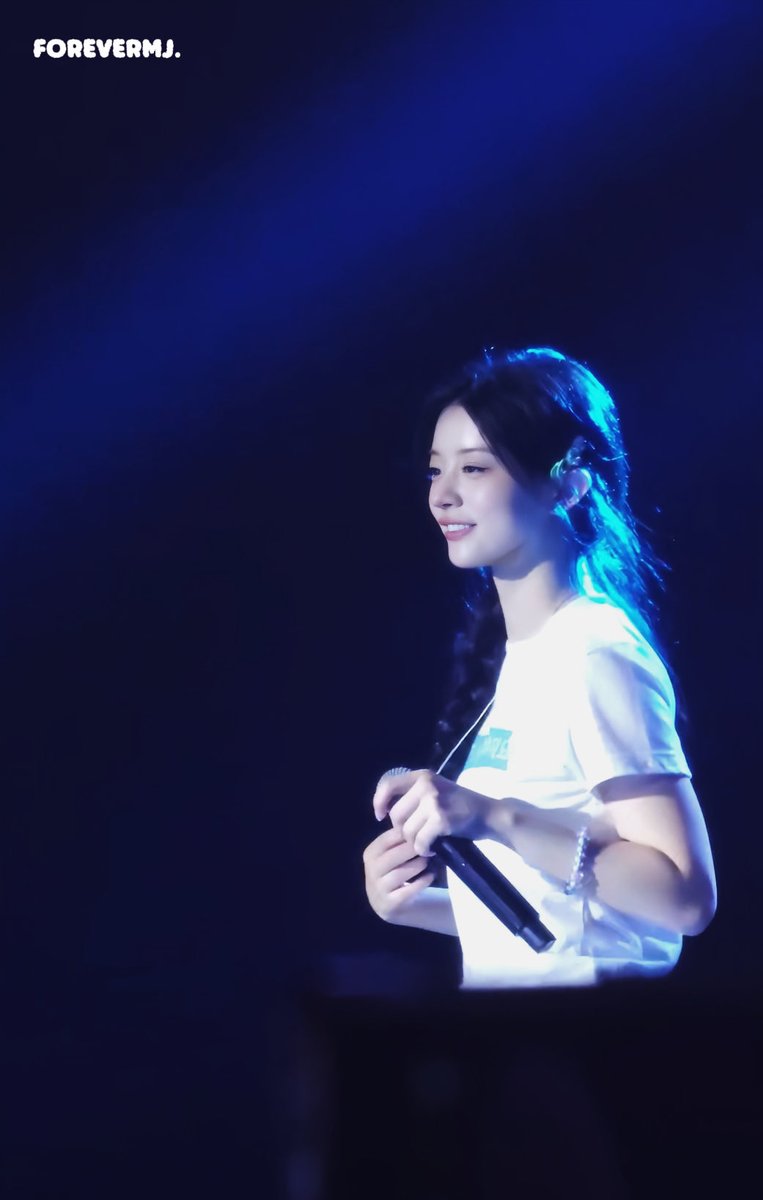 mj_forever511's tweet photo. 251109 GLITTERDAY ENCORE D2

MY ONLY MINJU🩵

#MINJU #민주 #ILLIT #아일릿 https://t.co/ZXezSyyDJn
