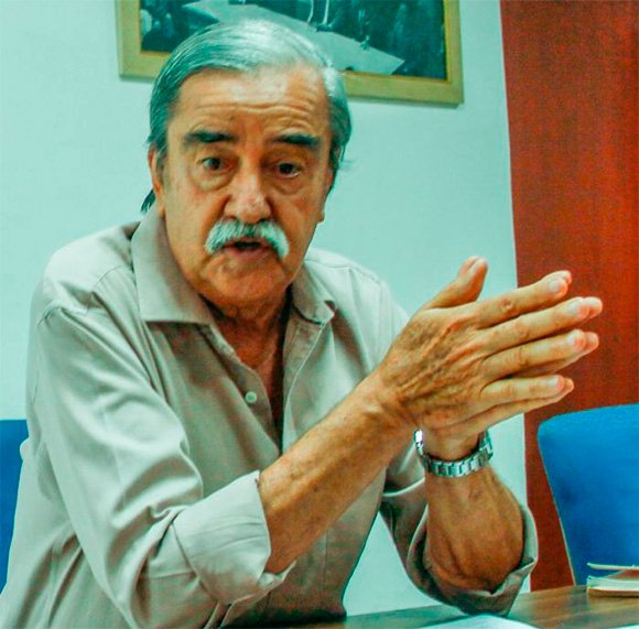 Actualmente se desarrolla un proceso penal que incluye entre los acusados a Alejandro Gil Fernández. Sobre las características de esta figura legal y la decisión de juicio a puertas cerradas explica el Dr. en Ciencias Jurídicas Arnel Medina Cuenca
cubadebate.cu/especiales/202…