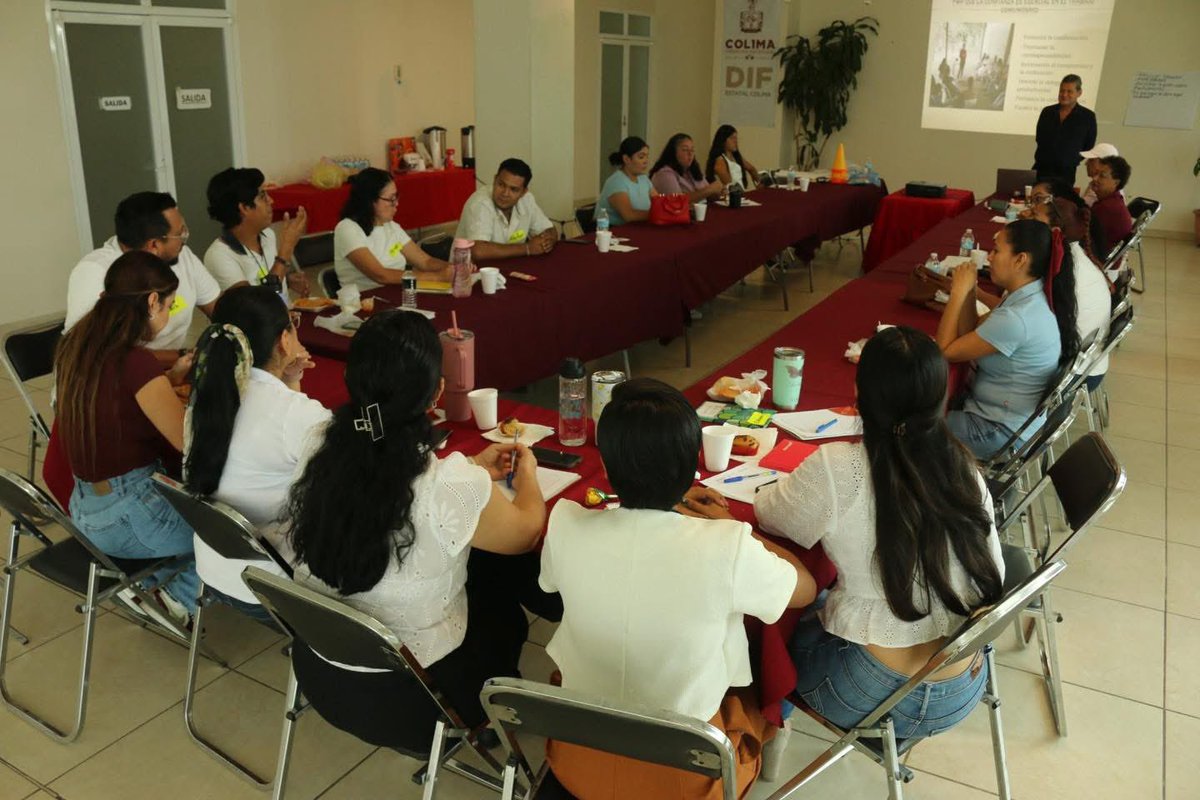 Llevamos a cabo la capacitación sobre la temática “Promoción del Buen Trato en las Familias”, con el tema central: “Prevención de la Violencia en el Noviazgo”.