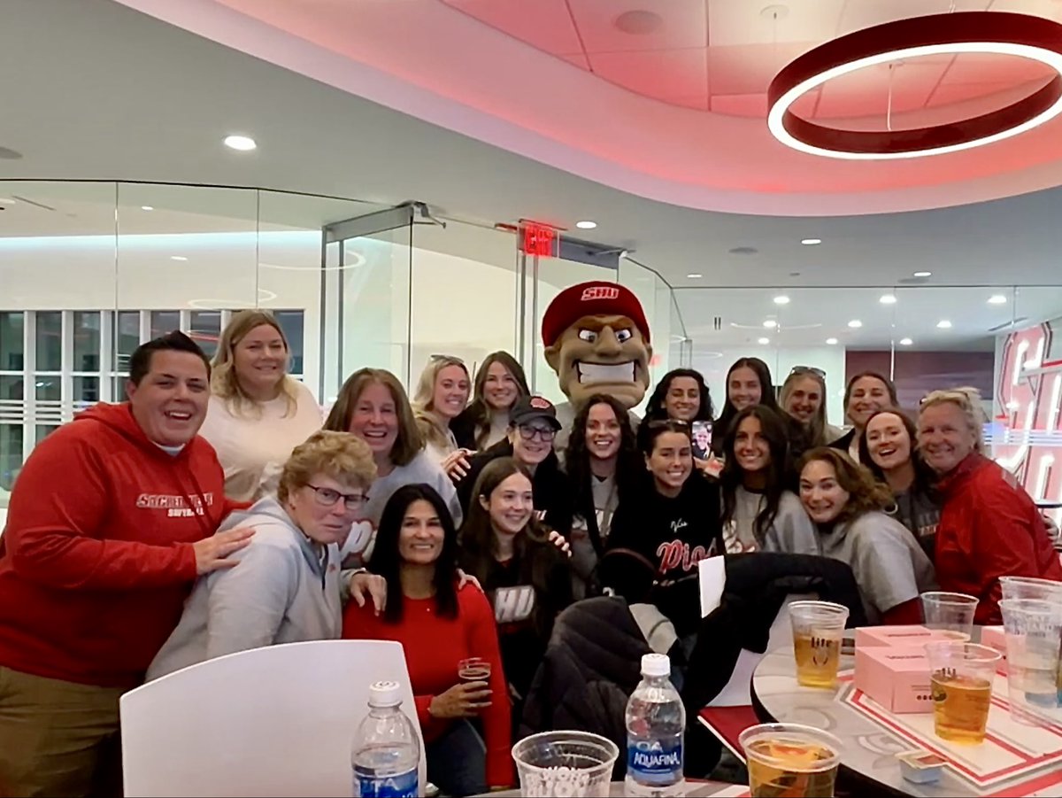 Sacred Heart University Softball tweet media