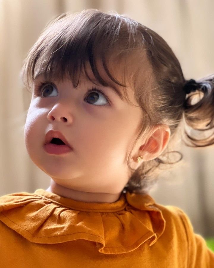 "في عينيها حياة، وفي قلبي عهد