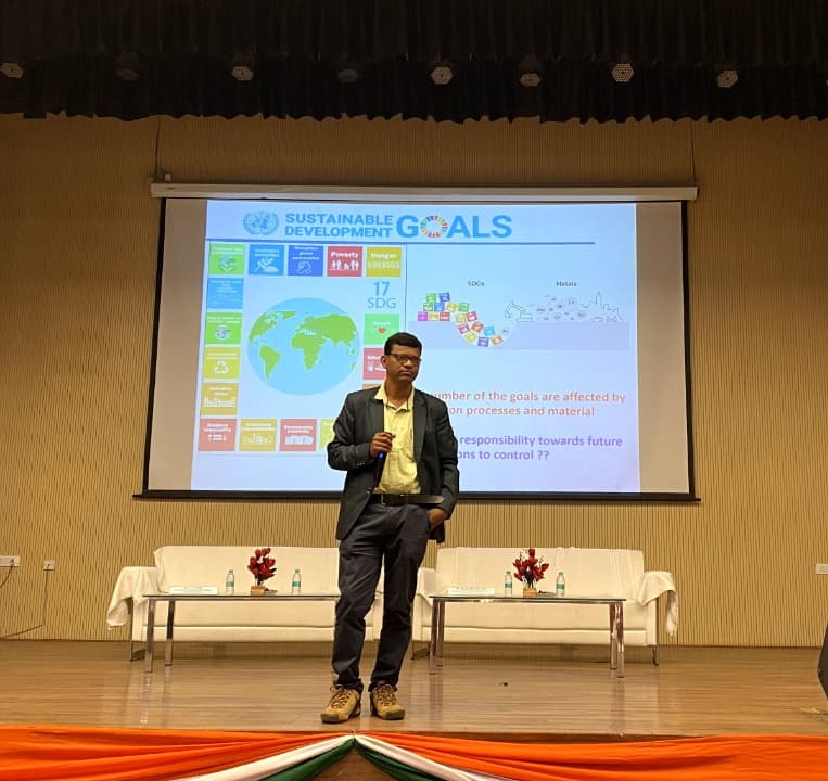 foetlkouniv's tweet photo. The Dept of Mech. Engg, @foetlkouniv , @lkouniv successfully organized a workshop on “Corrosion Challenges Towards a Sustainable Society". Dr. Shashi Bhushan Arya (NITK, Surathkal) delivered an insightful session in presence of Dean FoET @satendrasejong
#CorrosionScience. https://t.co/QzEm00fOKe