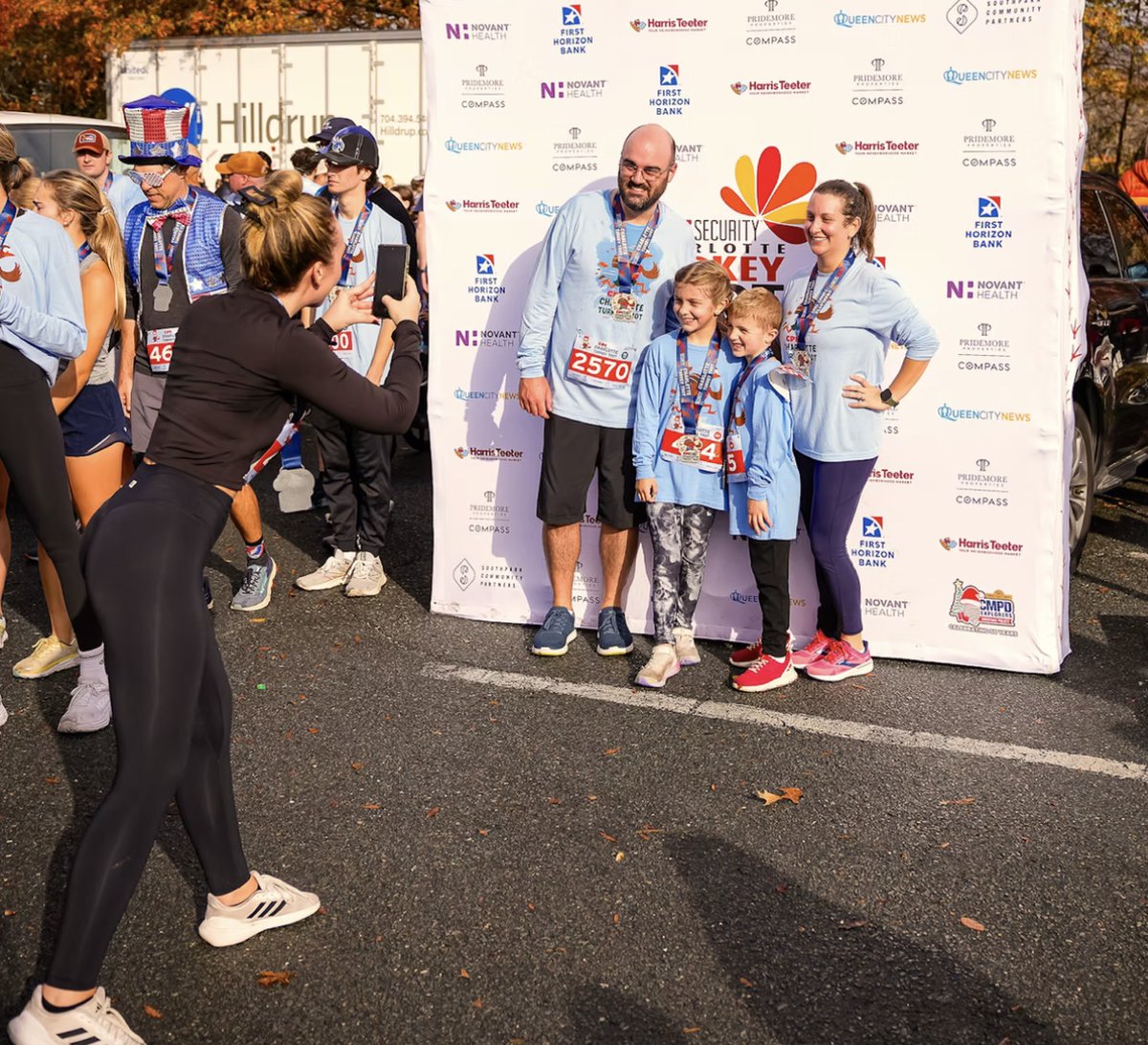 MoveForJenn's tweet image. Join the MFJ squad to VOLUNTEER for Charlotte&apos;s Turkey Trot and help us receive $2,000 to keep survivors moving!

Click the link in our bio to sign up!
Link is full? Please select  &quot;Wherever I am needed&quot; and add “Move For Jenn” as your group affiliation!

See you there! 🦃🏃🏻‍♀️👟