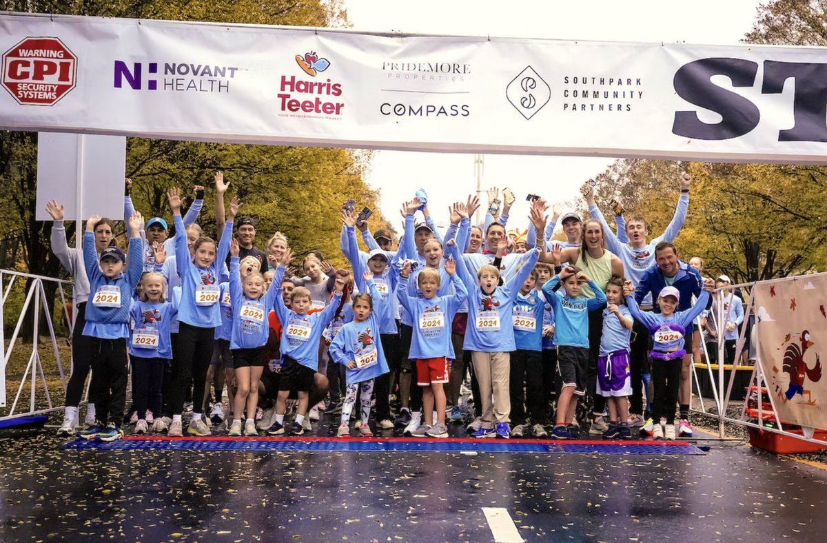 MoveForJenn's tweet image. Join the MFJ squad to VOLUNTEER for Charlotte&apos;s Turkey Trot and help us receive $2,000 to keep survivors moving!

Click the link in our bio to sign up!
Link is full? Please select  &quot;Wherever I am needed&quot; and add “Move For Jenn” as your group affiliation!

See you there! 🦃🏃🏻‍♀️👟