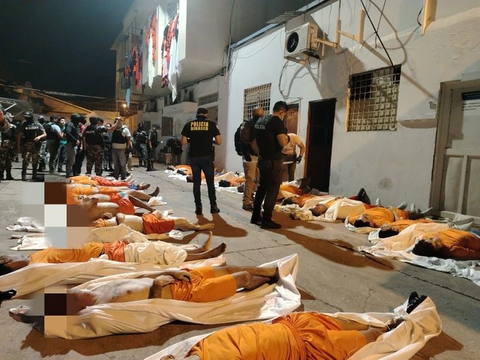 NoticiasRNN's tweet image. ¿Qué se sabe de la nueva masacre en una cárcel de Ecuador que dejó 31 presos muertos?

Lee más aquí: wp.me/pbRwvr-1WGe

#Muertes #Heridos #Presos #Carceles #Ecuador