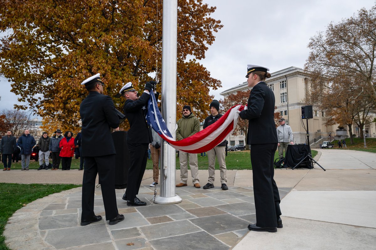 CarnegieMellon's tweet image. On #VeteransDay, we honor those who have served our country with courage and dedication.

Thank you, veterans! 🇺🇸